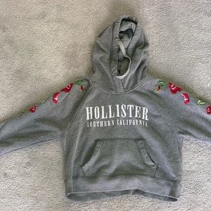 grey cropped hollister sweatshirt